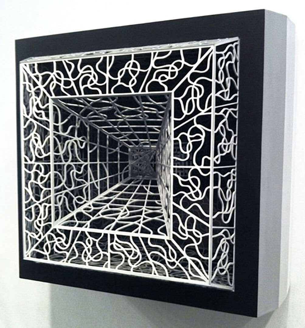 Joe Neill-Wonderland-2010 Sculpture carton stabilisé et plastique peint 50x50x44 cm